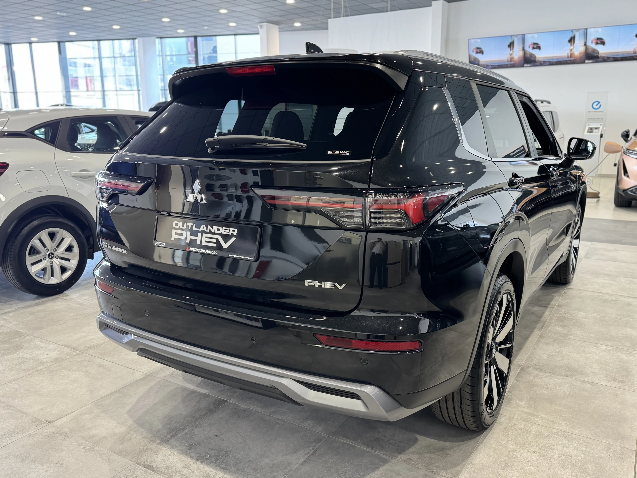 Outlander PHEV - Zdjęcie 3